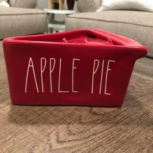 New Rae Dunn Apple Pie Candle